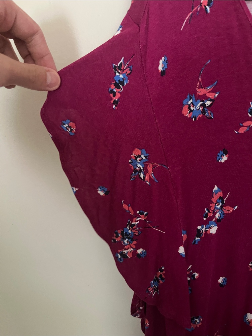 Liz Claiborne Maroon Floral V-Neck Blouse - Picture 5 of 6